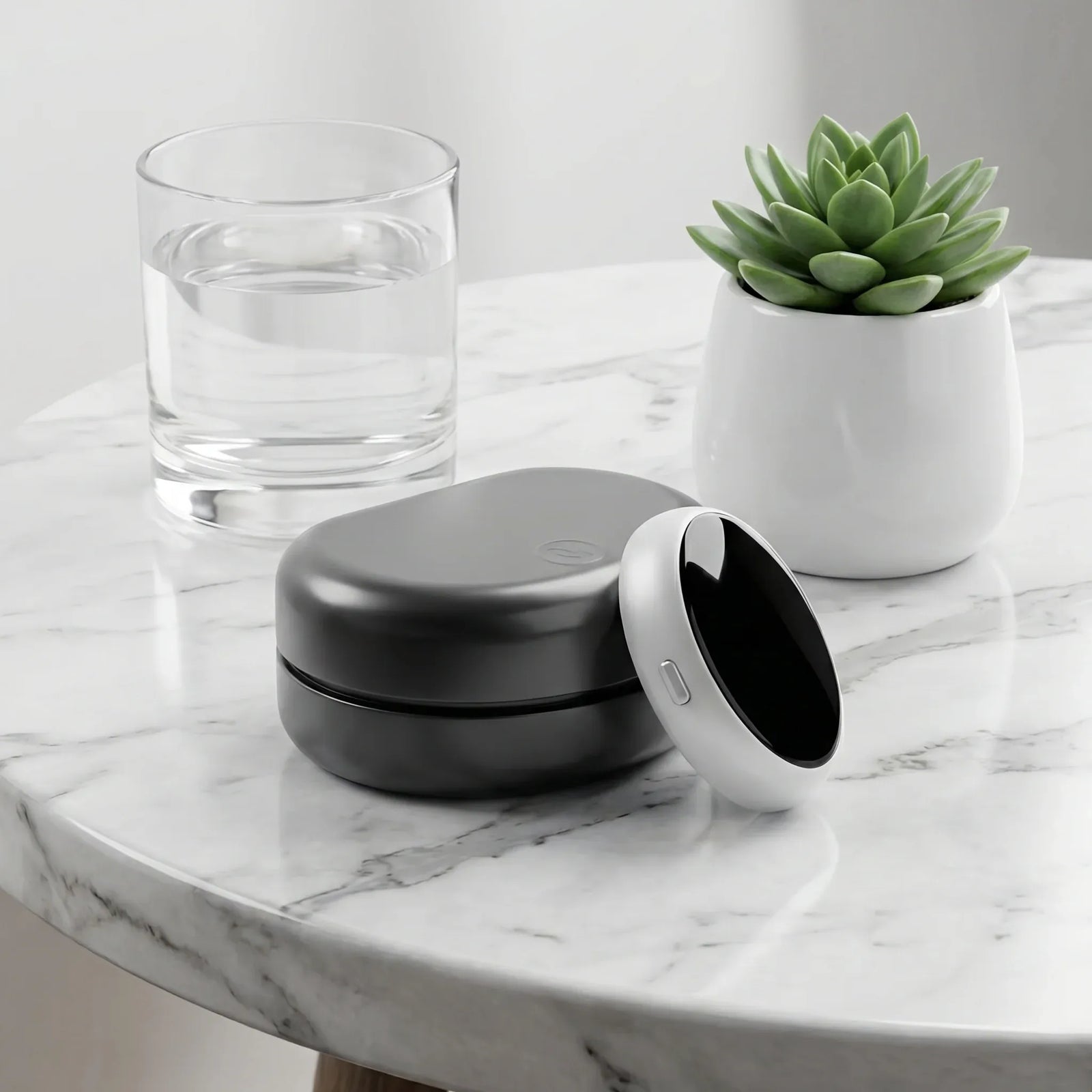 Greemloo Pro device on a marble table